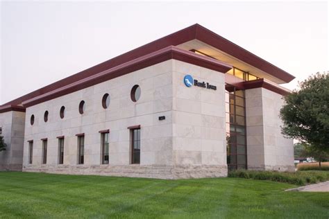 United Bank of Iowa Carroll: Supporting Carroll’s Financial Needs and Economic Growth Why United Bank of Iowa Carroll Matters Benefits of Banking with United Bank of Iowa Carroll Compare United Bank of Iowa Carroll to Other Banks Pros and Cons of Banking with United Bank of Iowa Carroll How to Open an Account with United Bank of Iowa Carroll Conclusion