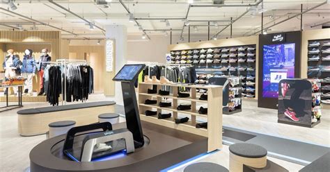 Foot Locker on Wheels: Revolutionizing Footwear Convenience