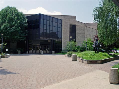 Hofstra University’s Breslin Hall: A Historic Landmark and Modern Learning Hub