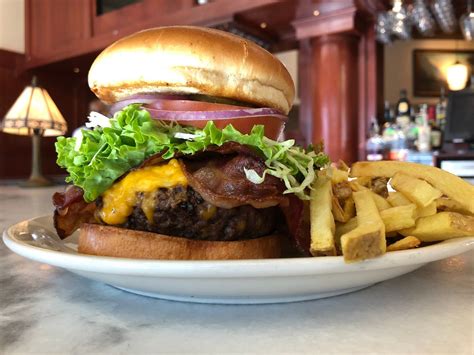 Ted’s Montana Grill: An Expansive Epicurean Oasis in the Heart of Charlotte, North Carolina
