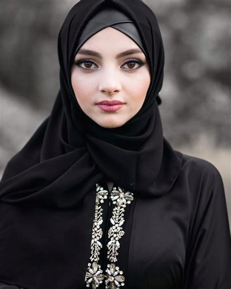 Muslim Hot Lady: Embracing Beauty and Confidence in the Modern World
