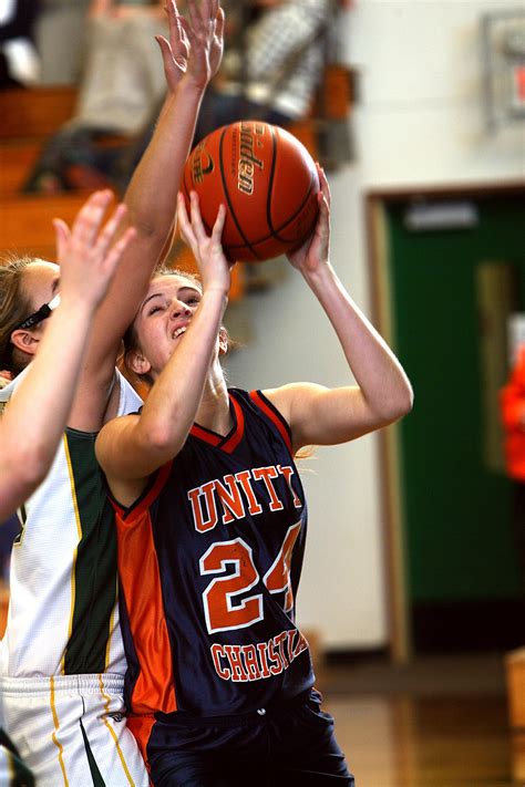 High School Basketball Team Struggles with Focus During Practice