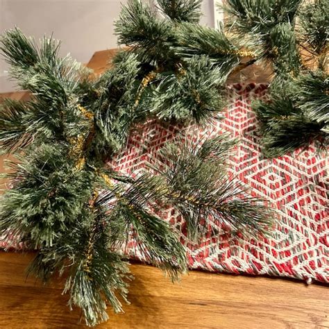 Aspen Est 1949 Real Touch Garland: A Timeless Touch of Nature
