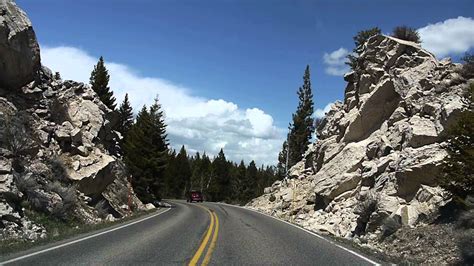 Drive Through Yellowstone: The Ultimate Guide to Witnessing Nature’s Grandeur
