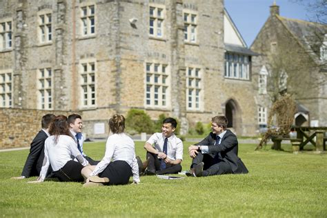 Boarding Schools in England: A Comprehensive Guide to Educational Excellence