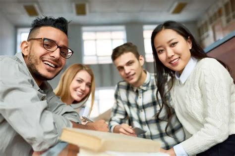 Business Administration Paid Internships: A Career-Boosting Opportunity for College Students