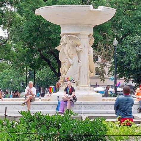 How do you get from Smithsonian to Dupont Circle