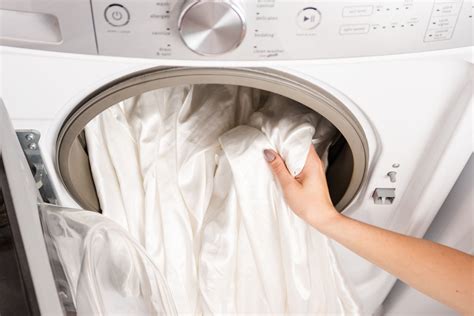 Can You Wash Silk in the Washing Machine?