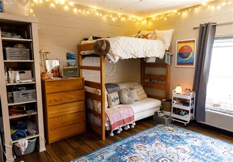 Explore the Hippie Hill dorms at Anderson University What are the Hippie Hill dorms like? What are the benefits of living in the Hippie Hill dorms? How to apply for the Hippie Hill dorms What are the other dorms like at Anderson University? How to choose the right dorm for you Anderson University: A great place to live and learn Additional information