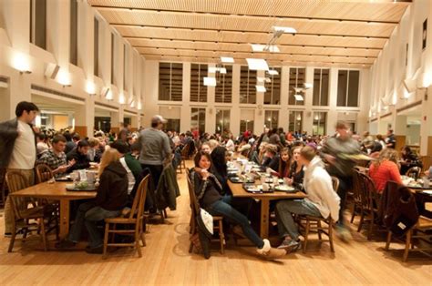 Bowdoin Dining Hall: A Culinary Oasis in the Heart of Maine