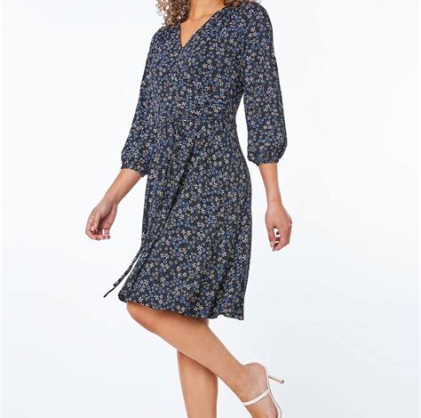 Wrap Dresses for Petites: A Guide to Finding the Perfect Fit