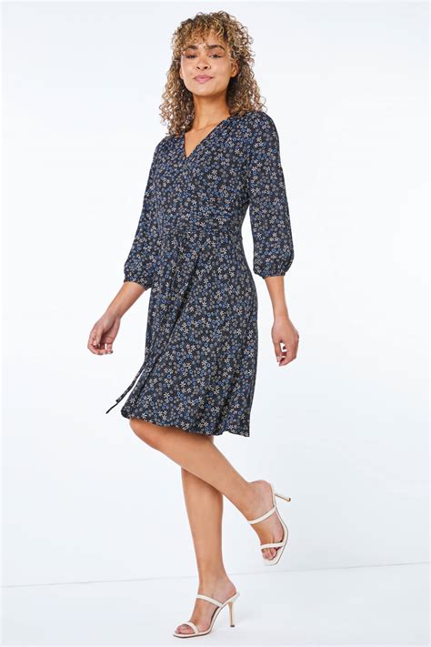 Wrap Dresses for Petites: A Guide to Finding the Perfect Fit