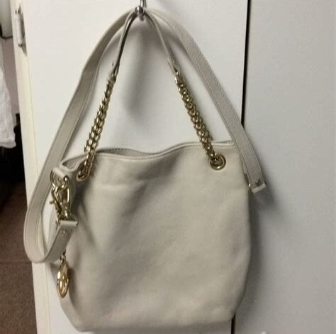 Cream Colored Michael Kors Purse: A Timeless Handbag for Every Occasion Reasons to Invest in a Cream Colored Michael Kors Purse Tips for Choosing the Perfect Purse Frequently Asked Questions Conclusion