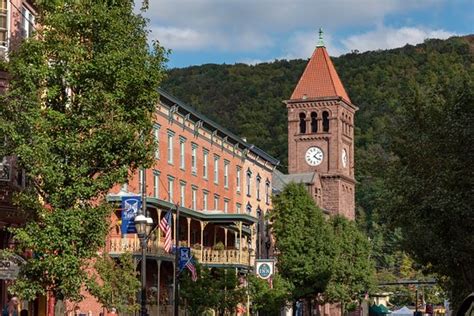 Holiday Inn Express Jim Thorpe, PA: A Perfect Getaway in the Heart of the Poconos