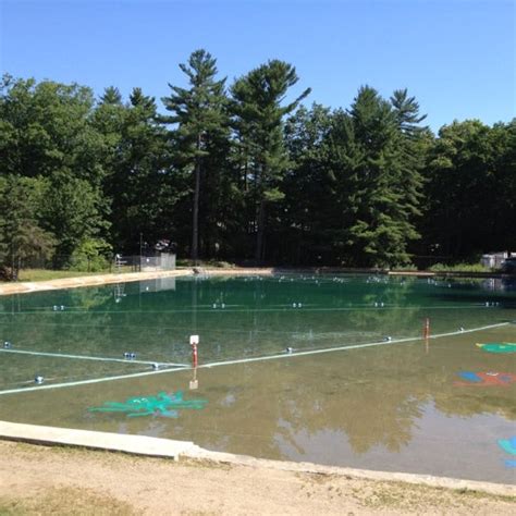 UNH Pool Outdoor: Oasis amidst the Granite State