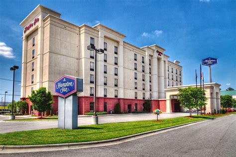 Hotels in North Carolina Off I-95: A Complete Guide for Travelers Luxury Hotels Upscale Hotels Mid-Range Hotels Budget-Friendly Hotels Table 1: Hotel Amenities at a Glance Table 2: Hotel Locations and Distances from I-95 Effective Strategies for Choosing the Right Hotel Tips and Tricks for a Comfortable Stay Comparison Table: Pros and Cons of Hotel Types Conclusion