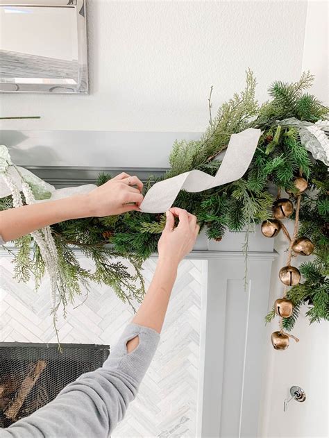 How to Hang a Garland Outside: A Comprehensive Guide