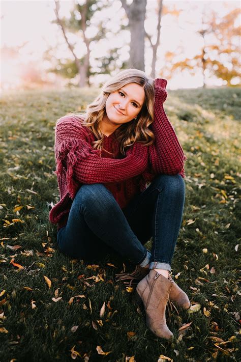 Senior Picture Clothes: Captivating Outfits for a Lifetime of Memories