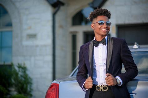 Prom Checklist for Guys: The Ultimate Guide