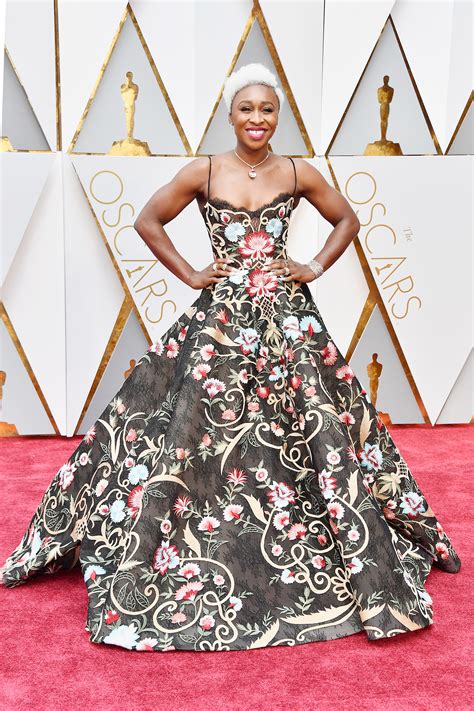 What to Wear to an Awards Ceremony: A Guide to Dressing to Impress