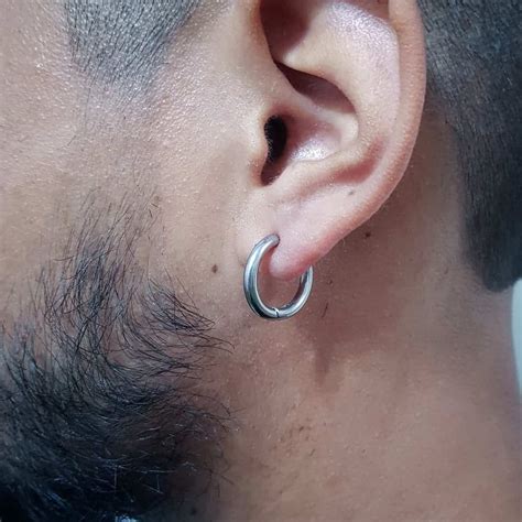 Why Should Guys Piercing Both Ears for an Enhanced Style and Confidence? Pain and Aftercare Considerations Tips and Tricks for Choosing the Right Earrings Frequently Asked Questions about Ear Piercings for Guys Conclusion