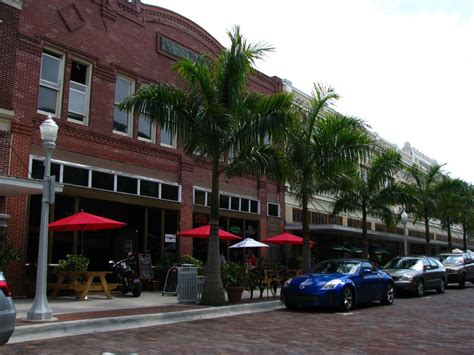 Gay Clubs in Ft Myers: A Guide to the Nightlife Scene