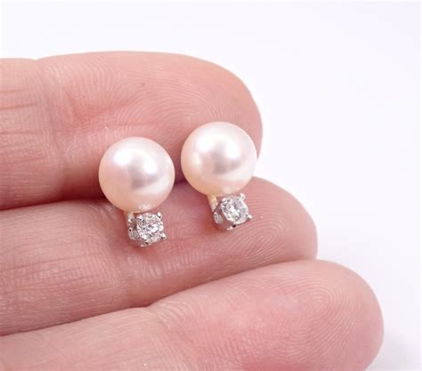 Introduction Understanding the Appeal of Stud Pearl Earrings with Diamond Types of Stud Pearl Earrings with Diamond Choosing the Perfect Pair of Stud Pearl Earrings with Diamond Pairing Stud Pearl Earrings with Diamond with Other Jewelry Care and Maintenance for Stud Pearl Earrings with Diamond Stud Pearl Earrings with Diamond as an Investment Strategies for Maximizing the Appeal of Stud Pearl Earrings with Diamond Common Mistakes to Avoid When Wearing Stud Pearl Earrings with Diamond Why Stud Pearl Earrings with Diamond Matter Benefits of Stud Pearl Earrings with Diamond Conclusion