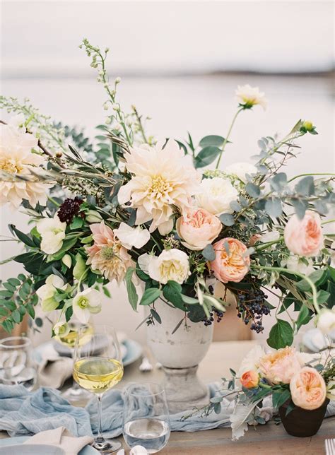 Flower Table Centerpieces: The Art of Floral Adornment