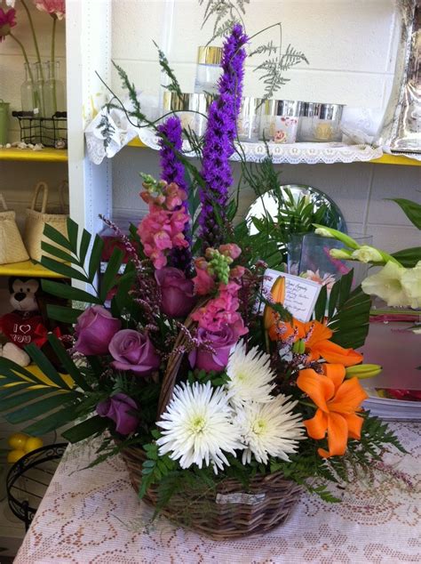 Linda’s Floral: Springfield, MO’s Premier Floral Destination Why Choose Linda’s Floral? Our Services Tips and Tricks for Stunning Floral Arrangements Step-by-Step Guide to Creating a Stunning Floral Arrangement Tables for Your Convenience