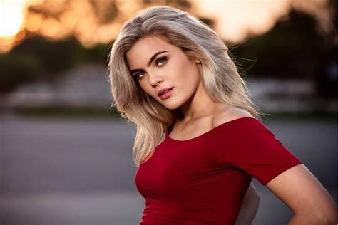 Amanda Martin: The Epitome of Sultry Elegance