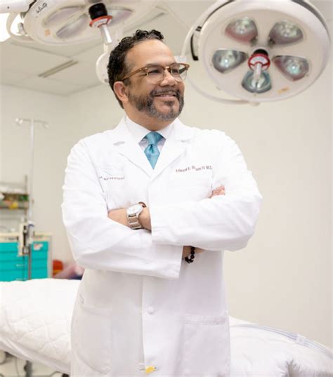 Dr. Kurt Zimmer: A Renowned Plastic Surgeon in Fayetteville, AR Common Mistakes to Avoid When Choosing a Plastic Surgeon Step-by-Step Approach to Choosing a Plastic Surgeon Why Plastic Surgery Matters Benefits of Choosing Dr. Kurt Zimmer for Plastic Surgery Useful Tables