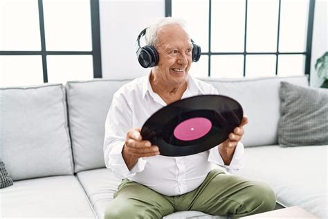 Songs for Seniors: The Ultimate Playlist for Memories and Meaningful Moments