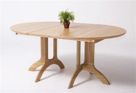 Round Table with Leaves: The Perfect Choice for Any Occasion