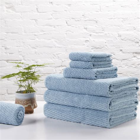 Best Inexpensive Bath Towels: Comfort and Value for Your Daily Routine