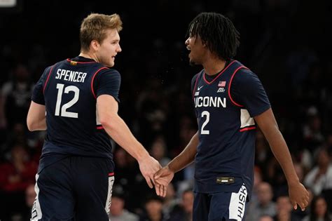 Manhattan vs. UConn: A Comprehensive Comparison