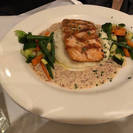 Timpone’s Restaurant Urbana: A Culinary Destination that Sets the Bar High