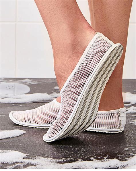 Shower Shoes for Women: The Ultimate Guide to Comfort and Hygiene Importance of Wearing Shower Shoes Choosing the Right Shower Shoes Common Mistakes to Avoid Pros and Cons of Different Shower Shoe Types Innovative Applications for Shower Shoes Tables to Summarize Key Points