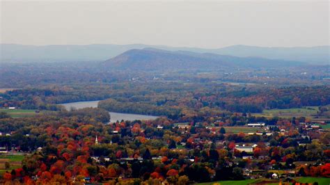 Nearest Airport to Amherst, MA: Gateway to the Pioneer Valley