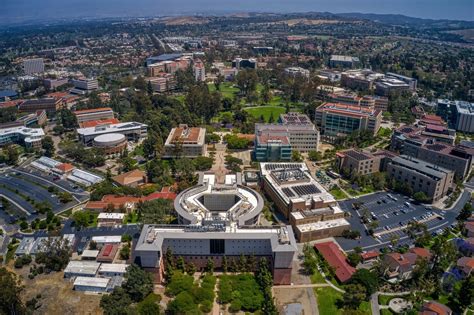 University of California, Irvine Economics: A Path to Success Key Figures Tables