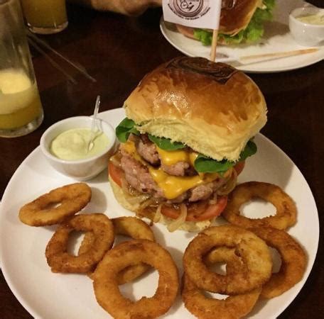 Berkeley Bongo Burger: The Ultimate Guide to the Legendary Burger